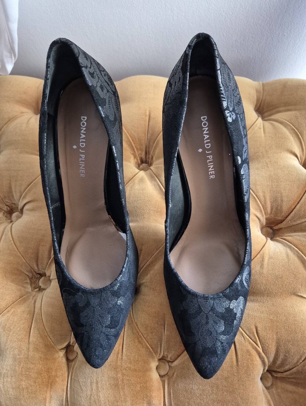 Donald Pliner Spain Black Silver Damask Brocade Pointed Block Heels Pumps 10